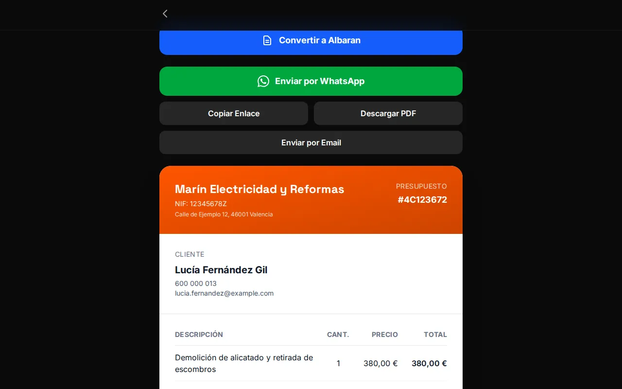 Vista previa en WOWI de un presupuesto de reforma de baño con cinco partidas a IVA 10 % y total 2.384,80 € (datos de demostración)