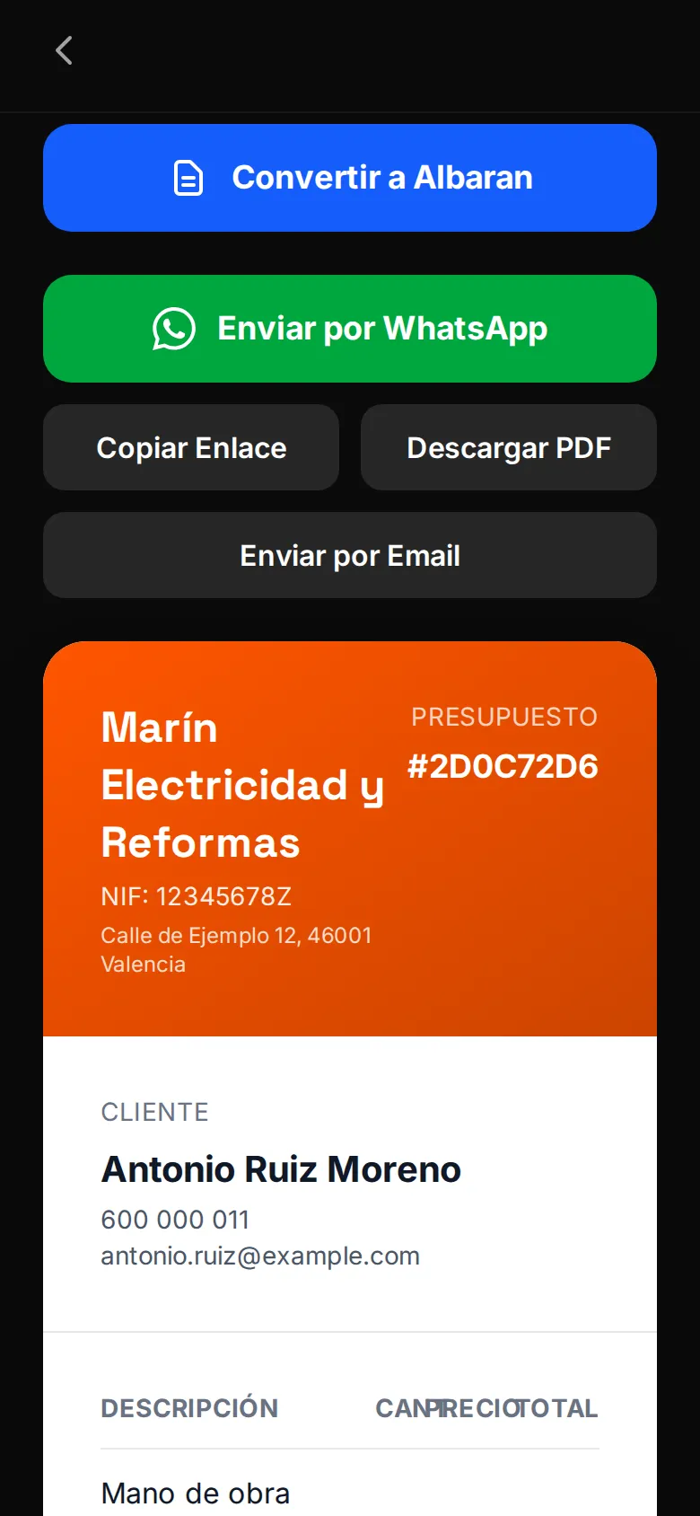 Vista previa del presupuesto en el móvil (datos de demostración) con los botones para convertir a albarán, enviar por WhatsApp, copiar el enlace, descargar el PDF y enviar por email